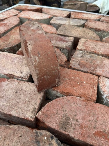 Single bullnose reclaimed - single, red