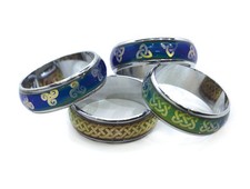 Celtic Knot Band Triskele