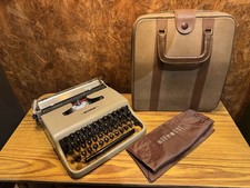 Olivetti Lettera 22 Portable