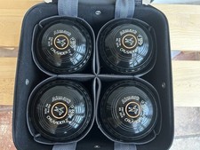 Almark Crusader 2 Lawn Bowls / Woods - Size 5M + Esmorn Bag