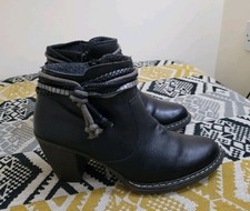 Womens Black Reiker Rope Knot