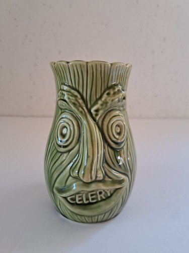 Vintage dark green - celery, face