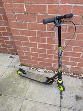 Decathlon Oxelo mid 5 kids scooter black / neon green