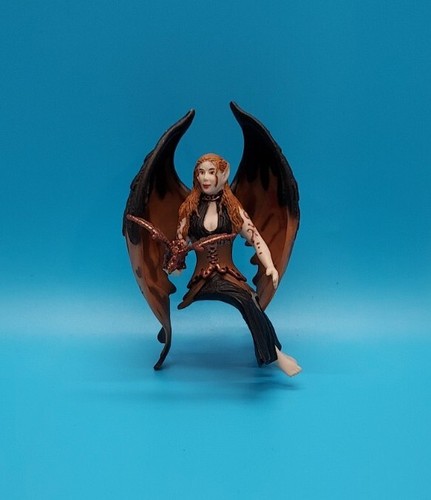 Surah shadow elf - elf, •