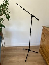 Studiospares microphone stand with extendable boom
