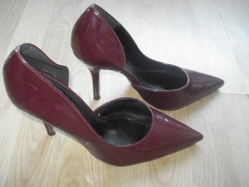 Pretty little thing claret - pretty,