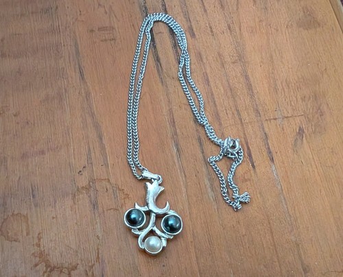 Unusual silver tone necklace - silver,