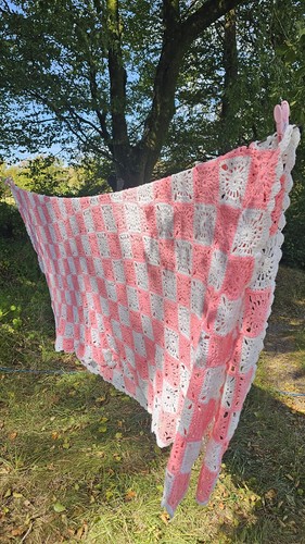 Large vintage crocheted pink - large,