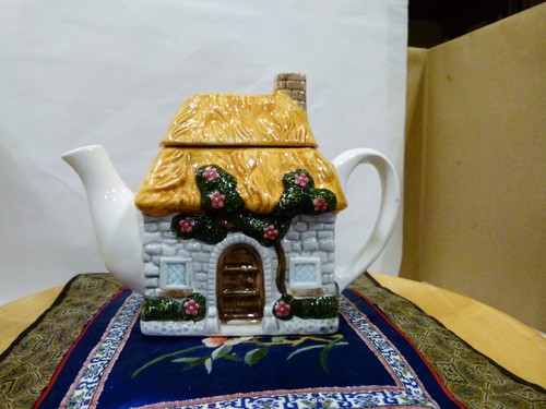 Novelty house teapot - ,, free
