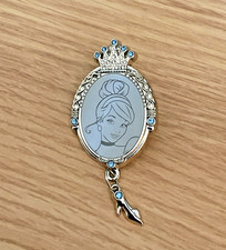 DISNEY PRINCESS JEWELLED FRAME CINDERELLA WITH SLIPPER DANGLE PIN