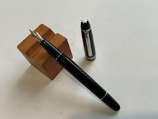 Montblanc Meisterstuck Classique Black And Platinum Fountain Pen 14k Gold Nib