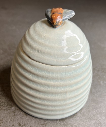 Vintage beehive honey pot - vintage,