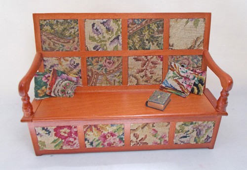 Dolls house miniaiture real - dolls,