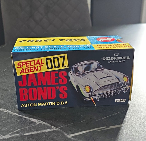 Corgi toys james - toys, 007