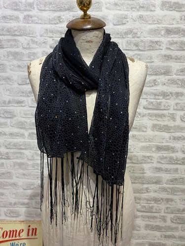 Loose weave stretchy scarf