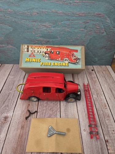 Triang minic fire engine - fire,
