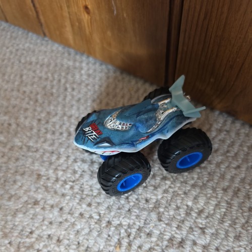 Hot wheels monster trucks - hot,
