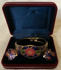 Enamel bracelet with ear rings