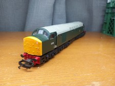 Lima L205200 EE Type 4 Class 40, 40122 D200 in BR Green 00 Gauge