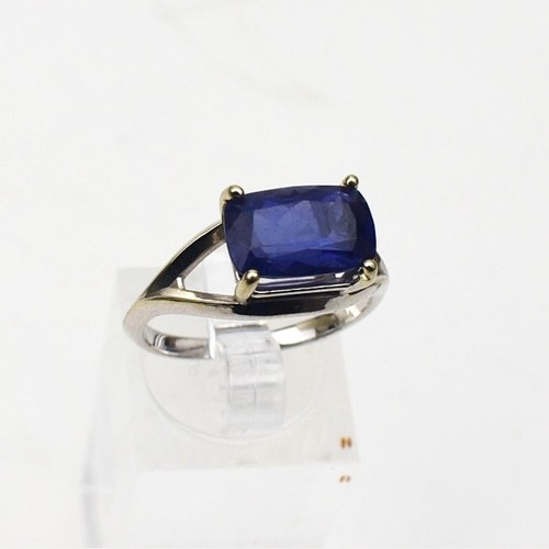 Iolite and 10k - , white