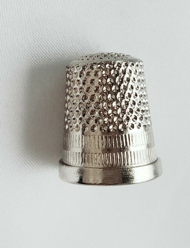 Silver tone metal - tone, thimble
