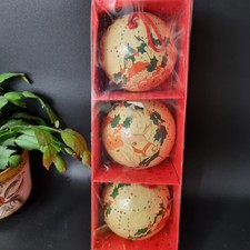 Retro 90s Style Traditional