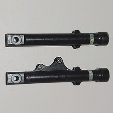 GENUINE YAMAHA YBR125 2007 -09 FORK LOWER LEGS - PAIR BLACK