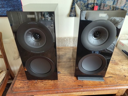 Kef meta bookshelf - r3,