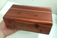 VINTAGE LANE MINI CEDAR CHEST
