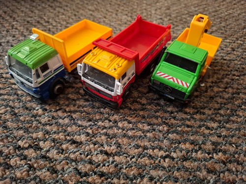 Cararama mercedes lorry 3 - 1:43,