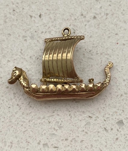 9ct gold large articulated - 9ct,