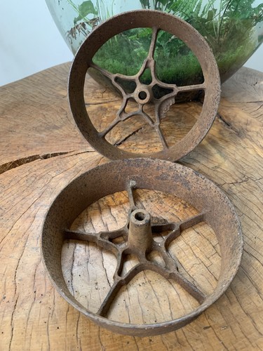 Cast iron wheels pair - wheels,