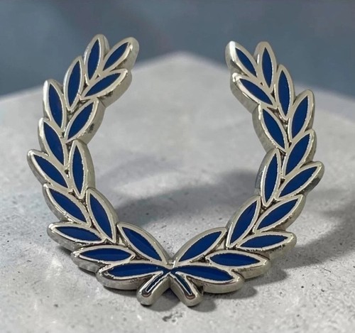 Fred perry laurel leaves pin - perry,