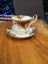 ROYAL ALBERT OLD COUNTRY ROSES