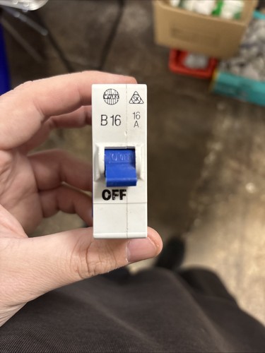 Wylex amp plug mcb type - 16,