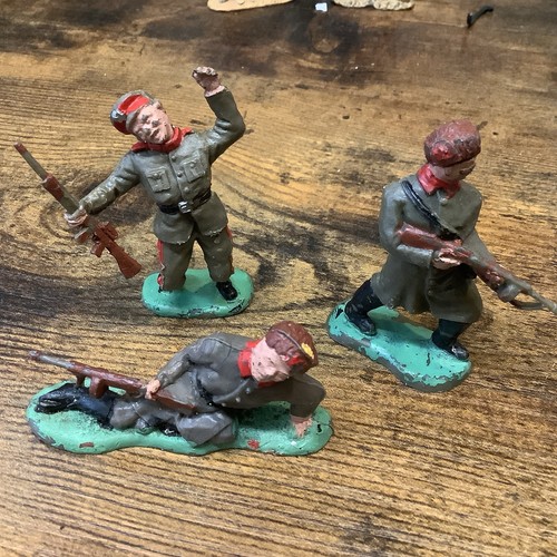 Crescent plastic soldiers - plastic,