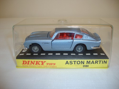 Dinky toys 153 aston - aston, martin