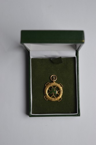 Gold fob 9ct - 9ct, irish