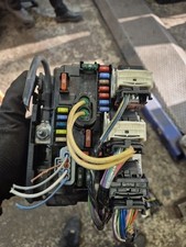 PEUGEOT 207 FUSE BOX 9667199780 BSM POWER BOARD 1.4 HDI 8HR 09-14