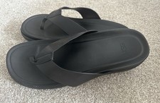 Men’s Ugg Black Leather Flip Flops /  Sliders Size 11 UK 45 EU Great Condition