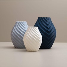Leaf Pattern Vase: Navy Blue