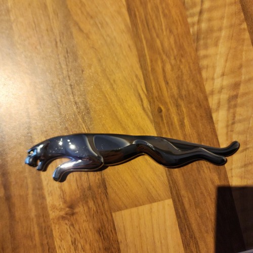 Genuine jaguar rear badge part - genuine,