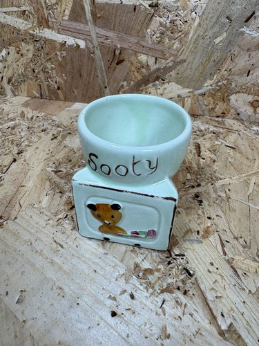 Sooty egg cup keele - cup, by