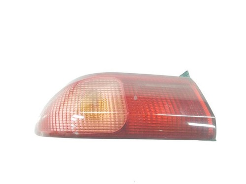 60685982 left inner tail light