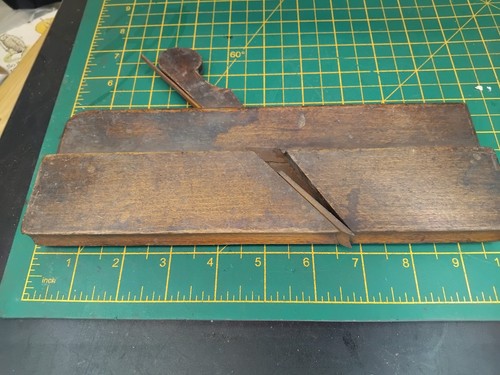 Vintage orines wooden moulding - orines,