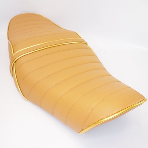 W650 tuck roll - seat, gold