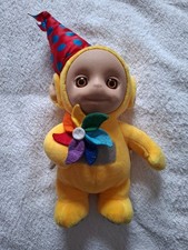 La Laa Teletubbies Toy Holding