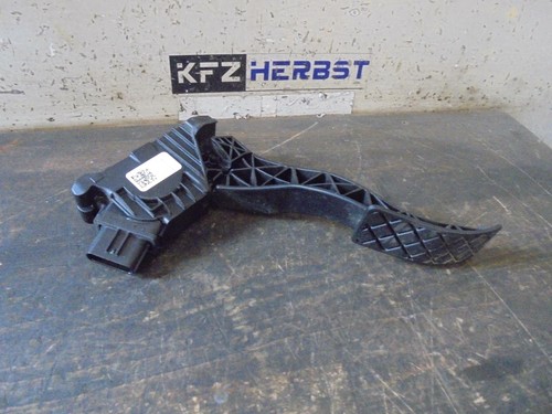 Throttle pedal passat - passat, b8