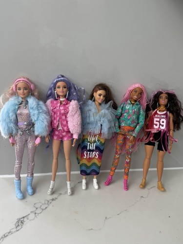 Barbie doll bundle extra - ,