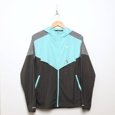 NIKE Packable Windrunner